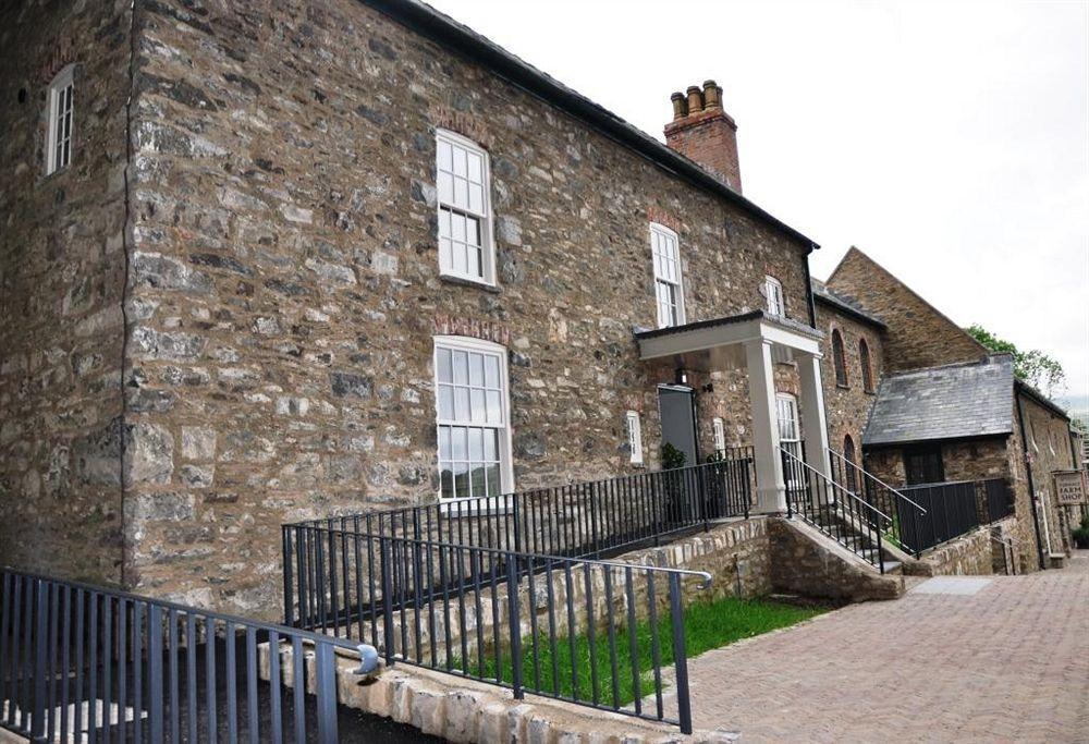 Tal-y-Cafn Furnace Farmhouse Bodnant מראה חיצוני תמונה